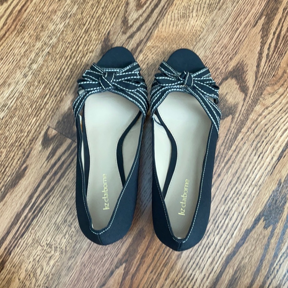 Beautiful black wedges!